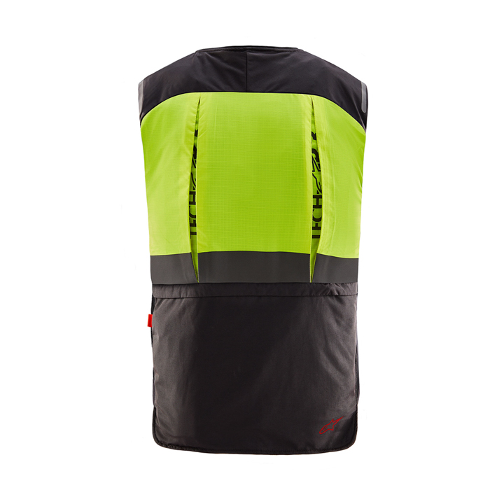 Alpinestars Tech-Air 3 以背心式的設計，只要預留 4 公分的空間，便可任意搭配夾克或者內裡，對於日常穿搭有更大的便利性與舒適性。
