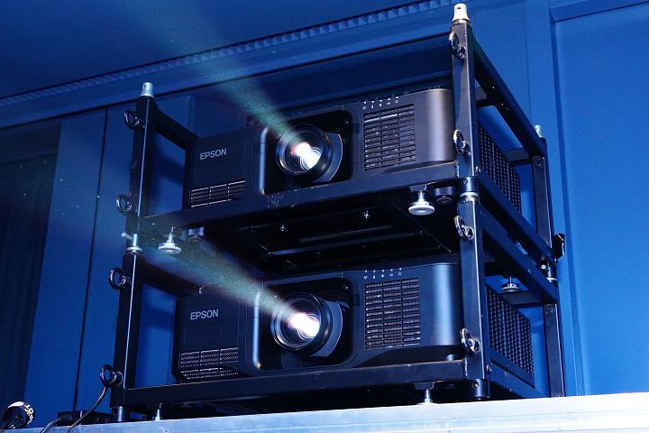 Epson 推出旗艦 PQ 系列：世界最小的 4K 高階工程投影機，內建液冷系統，亮度最高可達 2 萬流明