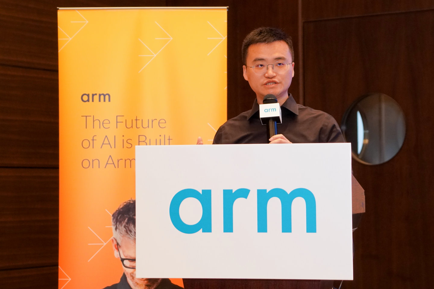 Arm開發者生態高級經理李陳探討Arm如何最新軟體協助開發者，並為使用者帶來更好體驗。