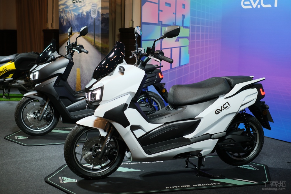宏佳騰電動跑旅 EV-C1 正式上市 ，124,980 元限時購車再享折價優惠