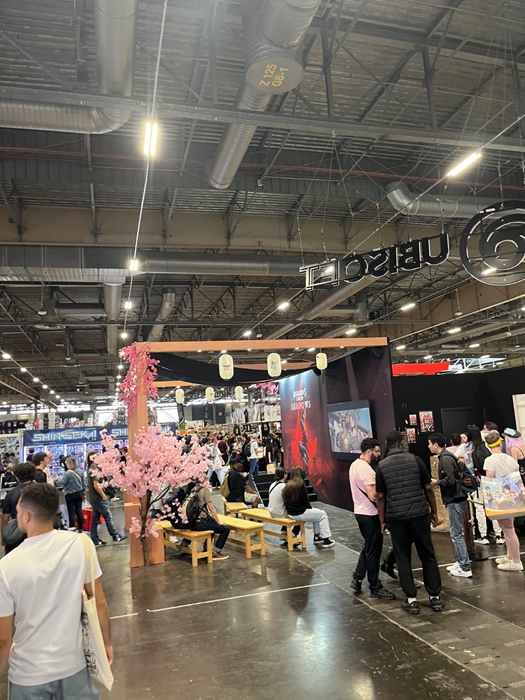 網友秀出《刺客教條：暗影者》在遊戲展上座位淒涼，與一旁的任天堂相比幾乎兩樣情