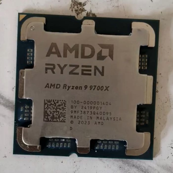 AMD Ryzen 9000 系列桌上型處理器延後發售原因曝光：頂蓋印刷出了大烏龍