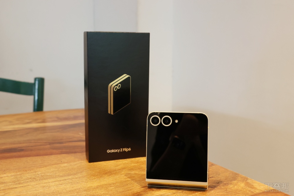 三星 Galaxy Z Flip 6 小摺實測：放入口袋的 AI 神器，價格35,888 元起