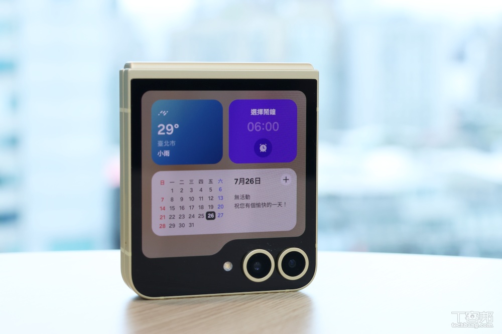 三星 Galaxy Z Flip 6 小摺實測：放入口袋的 AI 神器，價格35,888 元起