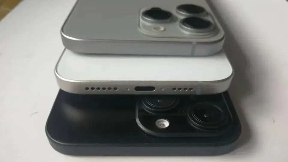 蘋果 iPhone 16 Pro 模型機曝光：展示 3 種顏色，側面搭配動作按鈕