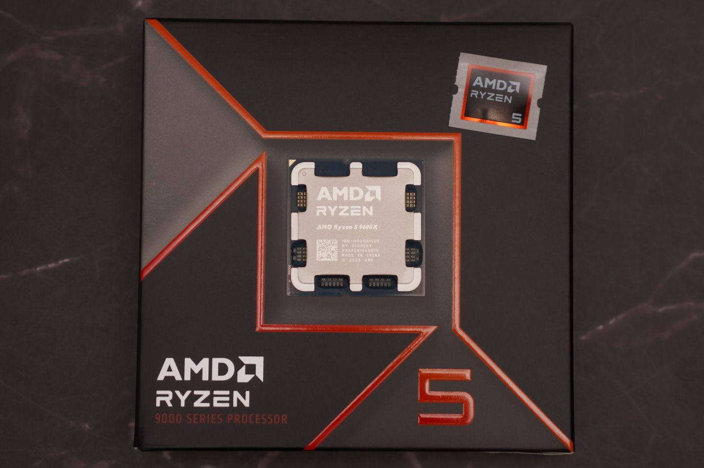 Ryzen 5 9600X則為6核12緒配置，因為只有6組核心所以L2快取記憶體只有6MB，較Ryzen 7 9700X少了2MB。