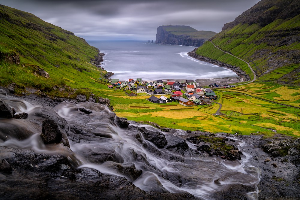 Discover the beauty of the Faroe Islands from Wang Baoguo’s viewpoint as a landscape photographer, featuring the Sony α7R V