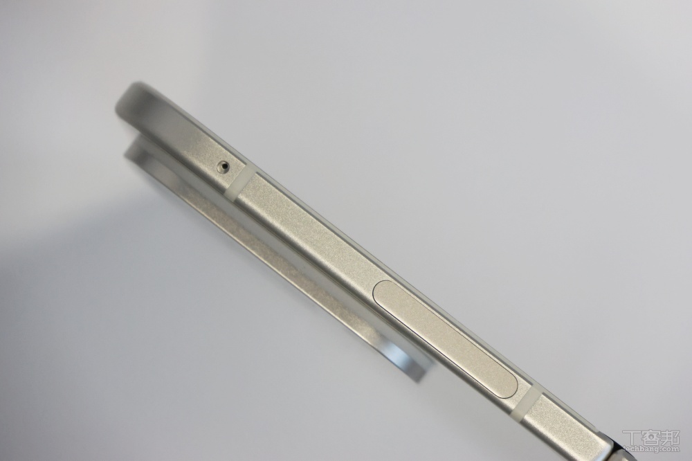 Google Pixel 9 Pro Fold 實測：摺起來是手機、展開來變平板、加入 AI 應用更多元