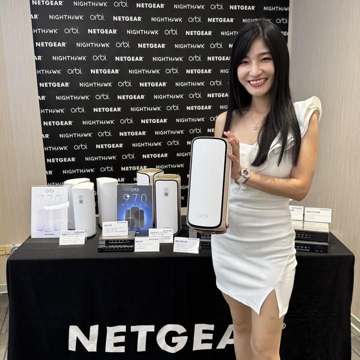 NETGEAR 顶级Mesh WiFi Orbi RBE97系列宣布在台上市，同步发表2.5G 小埠数Multi-Giga 交换器