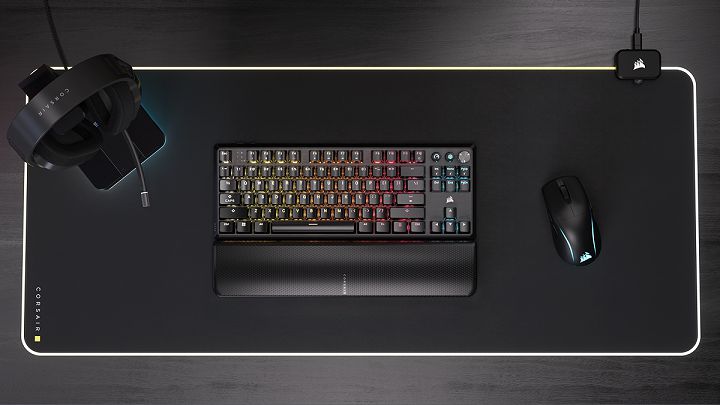 美商海盜船全新 K70 CORE TKL 系列電競鍵盤，採用預潤 MLX 紅軸，強調安靜打感