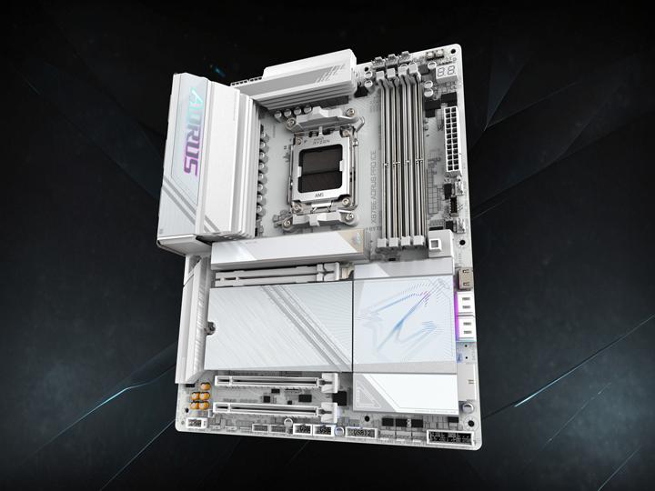 用純白主機板迎接 AMD 9000 系列處理器：X870E AORUS PRO ICE