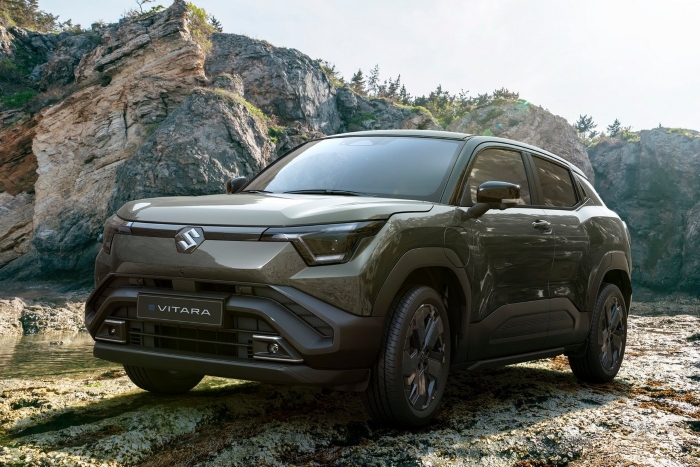 Suzuki 在去年印度車展帶來 eVX 電動概念車，近日則正式帶來量產版 eVitara。 ▲ 當時電動計畫中有一款疑似電動 Jimny，近日 Suzuki 表示電動化會毀掉 Jimny，另外由於現今趨勢也將暫緩電動車計畫。