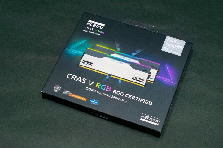 ROG 認證保證直上 7400MT/s：CRAS V RGB ROG CERTIFIED DDR5 帶你進入超頻保證班