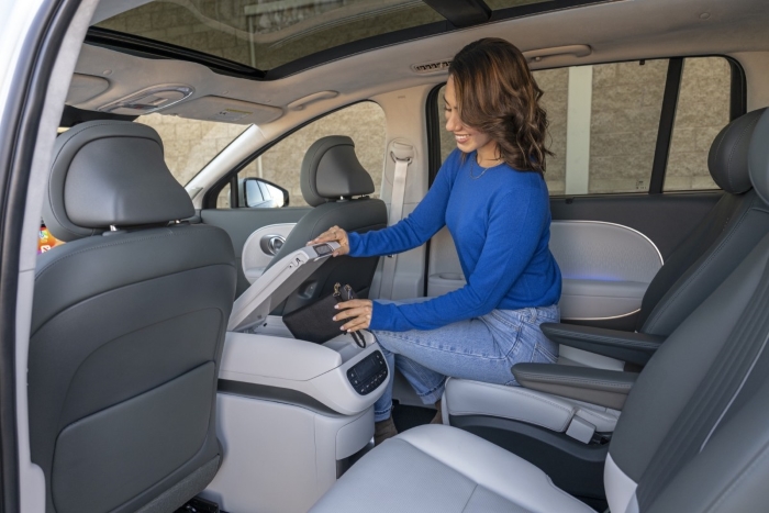 空間與創新兼具，現代汽車推出 Ioniq 9 電動三排座 SUV