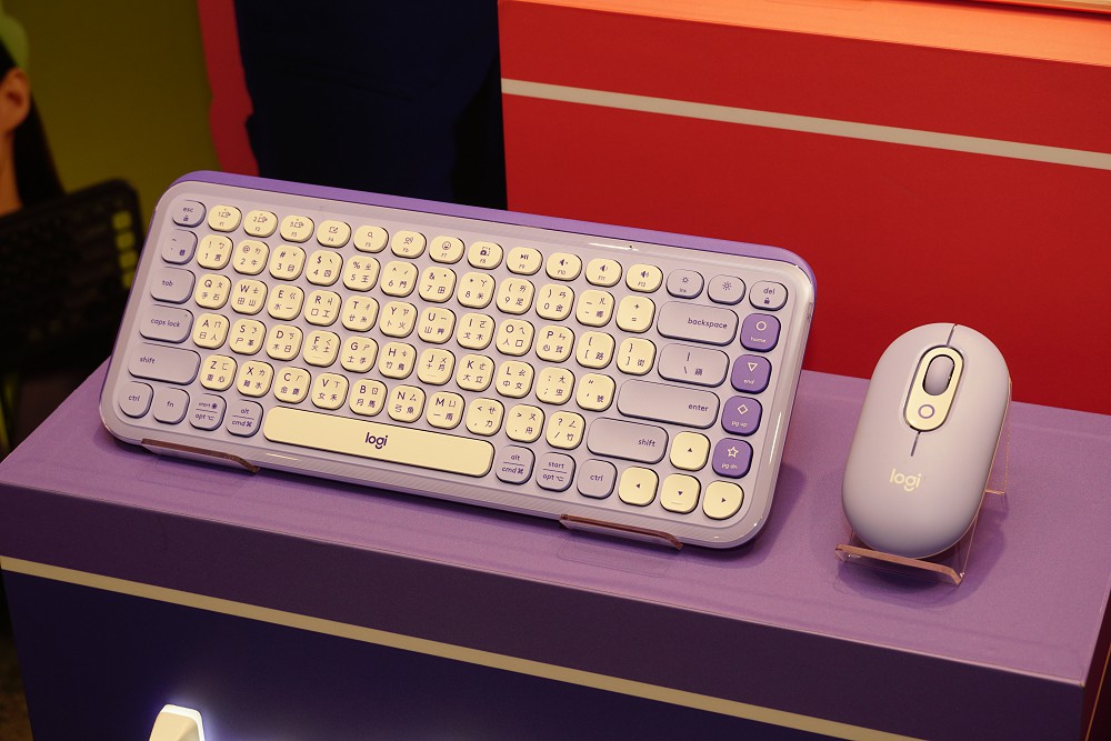 Logitech 推出全新 POP ICON 系列無線鍵鼠，重新定義工作空間，四種配色詮釋 Z 世代個性化元素