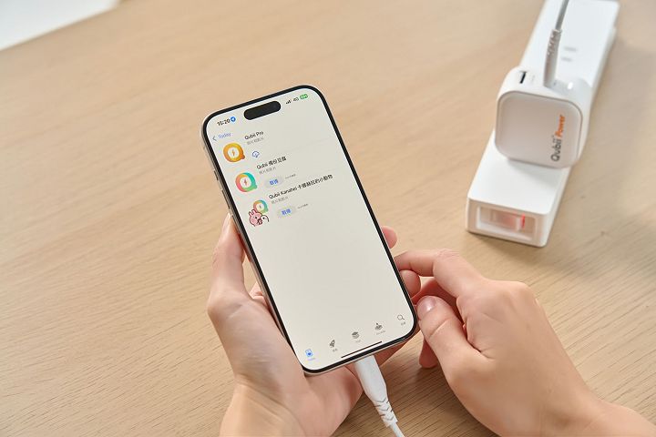在手機上也會引導安裝 Qubii Pro App，過程直覺又簡單，完全不用擔心下一步要怎麼操作。