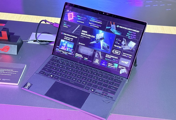 CES2025：ROG 新一代 Flow Z13 二合一電競筆電，可外接搭載 RTX 5090 的 ROG XG Mobile