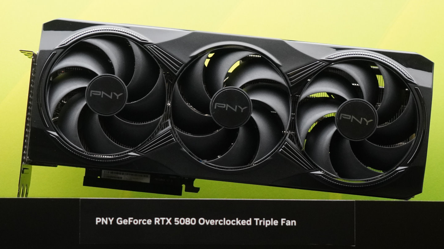 PNY GeForce RTX 5080 Overclock Triple Fan。