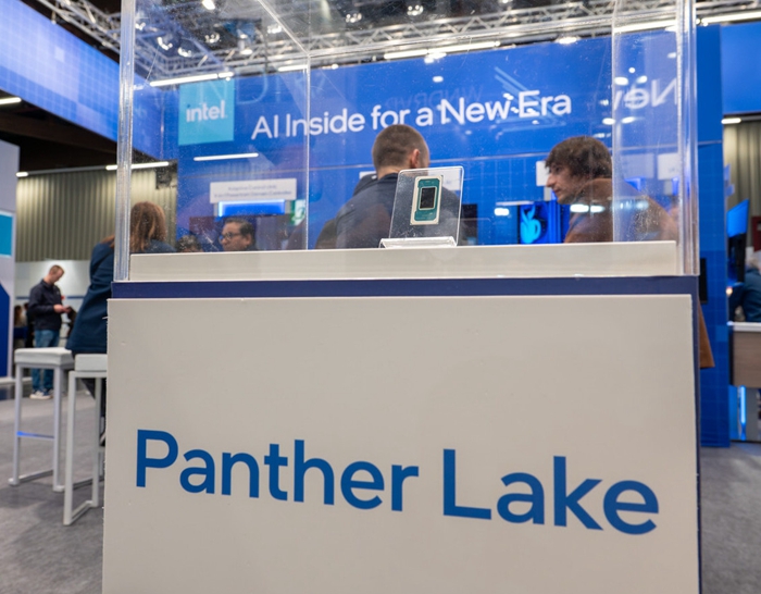 英特爾「Panther Lake」處理器樣品現身！2025嵌入式展搶先曝光，挑戰筆電晶片霸主地位