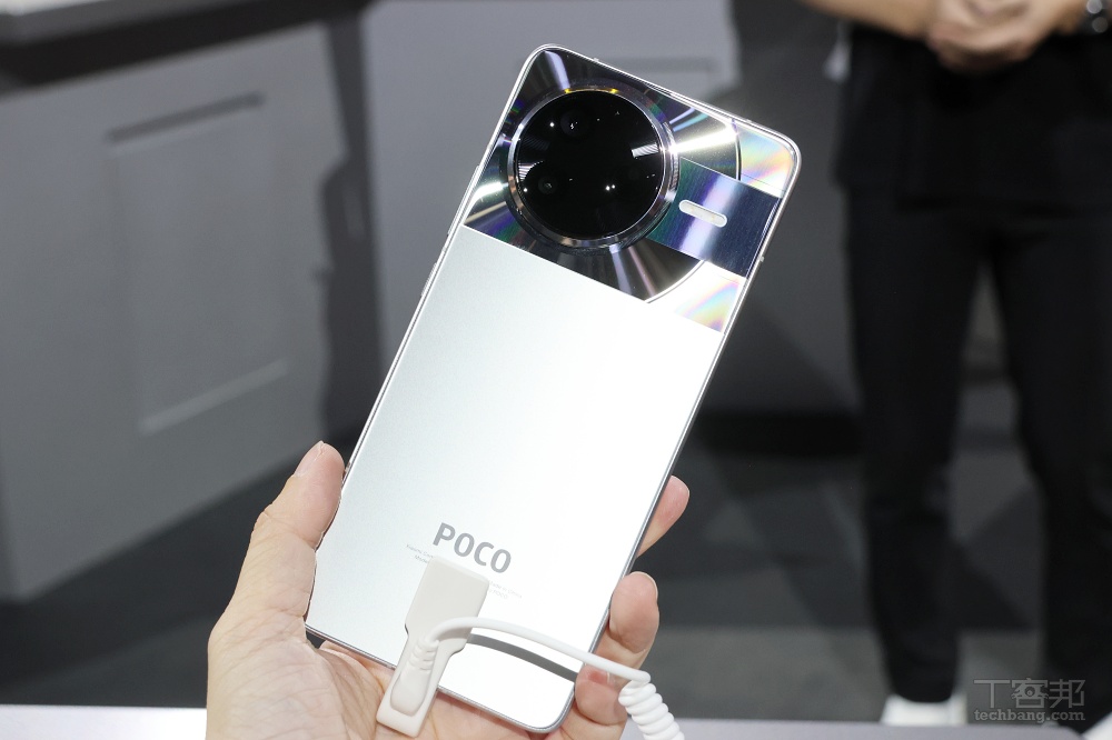 POCO F7 Ultra、F7 Pro 國際版雙機發表，台灣預計 3/31 發表