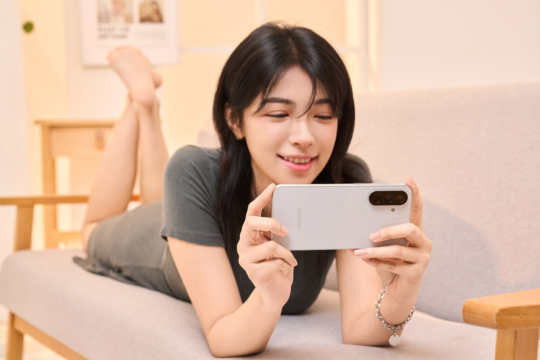 Galaxy A56 內建更大的 VC 散熱系統，長時間使用更不容易發燙。