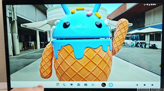 外媒 Android 16 桌機模式搶先測試：手機插上螢幕秒變電腦，一眼分不出是Windows 11還是Android
