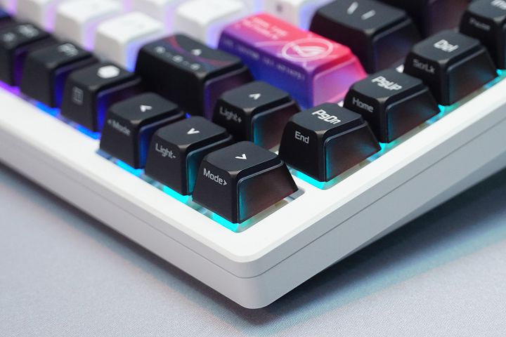 ROG 推出全新白銀色系電競周邊系列，與 NINJA Taipei 聯手打造沉浸式快閃體驗