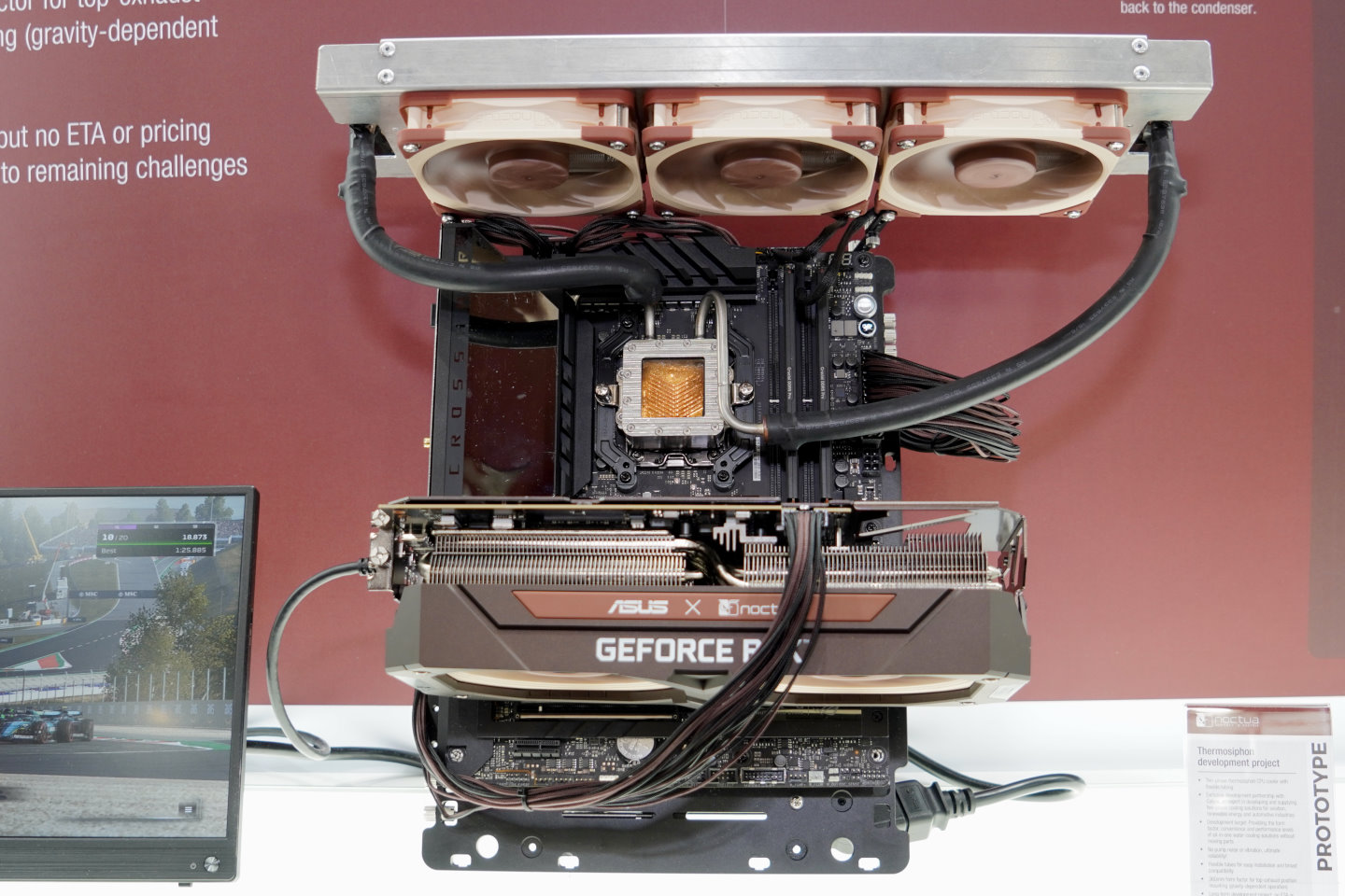 Noctua於2025年展出的開發中熱虹吸散熱器升級為搭配3組12 cm風扇的360尺寸散熱排。