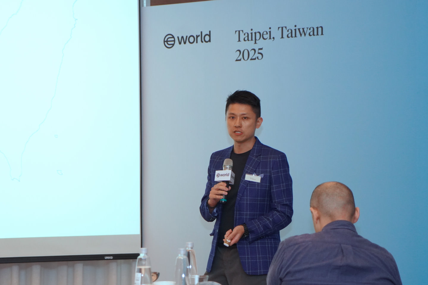 Tools for Humanity台灣區總經理許鈞洋負則說明台灣營運狀況。