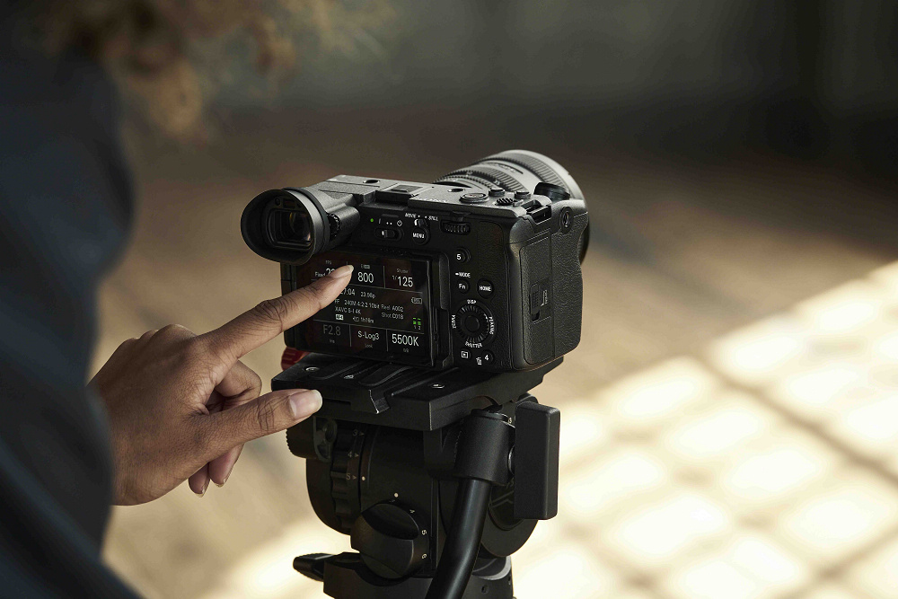 Sony 正式發表全新 Cinema Line 全片幅數位相機 FX2，動靜雙棲！預計 7 月在台上市