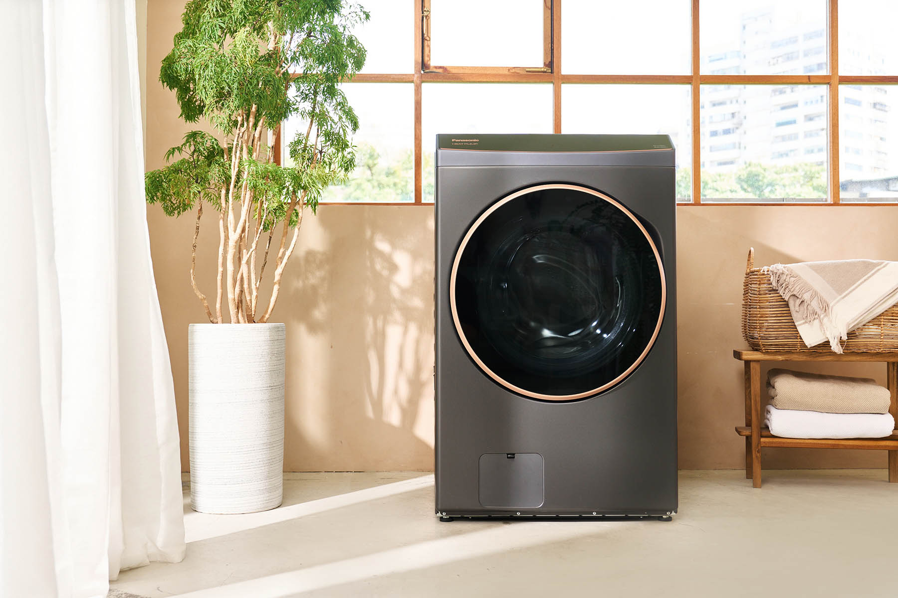 Panasonic NA-V170RPH 熱泵除濕式洗脫烘衣機開箱實測：日系美學搭配 AI 智慧，從洗衣到烘乾全方位呵護衣料