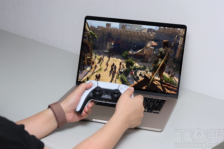 從 M3 版本開始，採用全新的架構，除了 CPU 效能的提升外，GPU 更帶來動態快取、硬體加速網格著色和光線追蹤技術，在光線、反射和陰影的呈現都更優異。