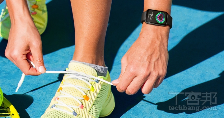 像是走路、跑步、單車等常見的運動，不少智慧手環有加入自動偵測功能，運動一段時長後就會自動記錄。（圖片來源：Samsung）