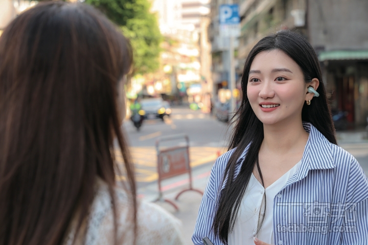 耳夾式開放耳機對於想遠離耳塞疲勞、又希望保有基本音樂與外界聲音感知力的用戶來說，確實是一個很不錯的選擇。