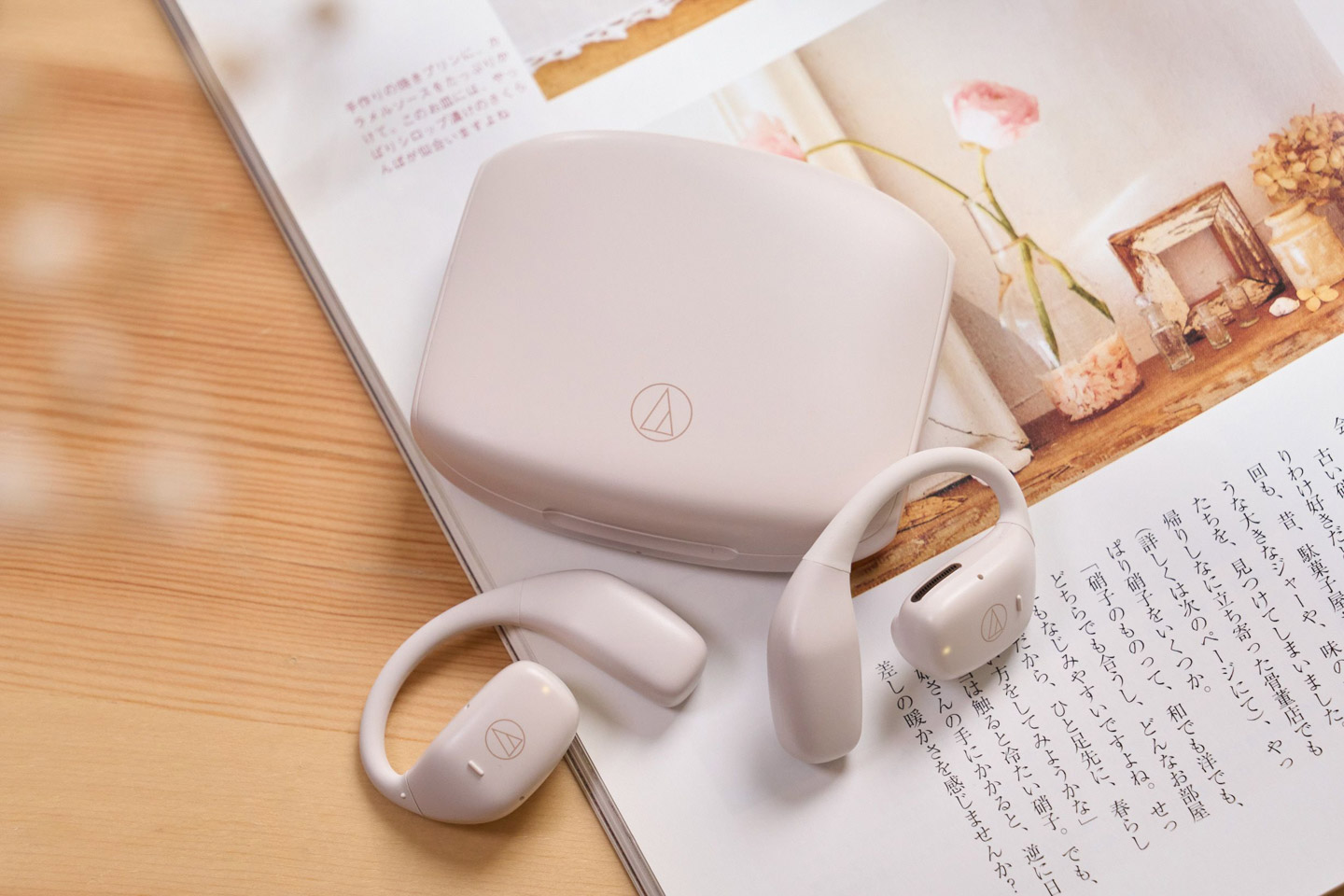 鐵三角 Audio-Technica ATH-AC5TW 評測：舒適度佳、聽感自然的高 CP 值開放式耳掛真無線耳機