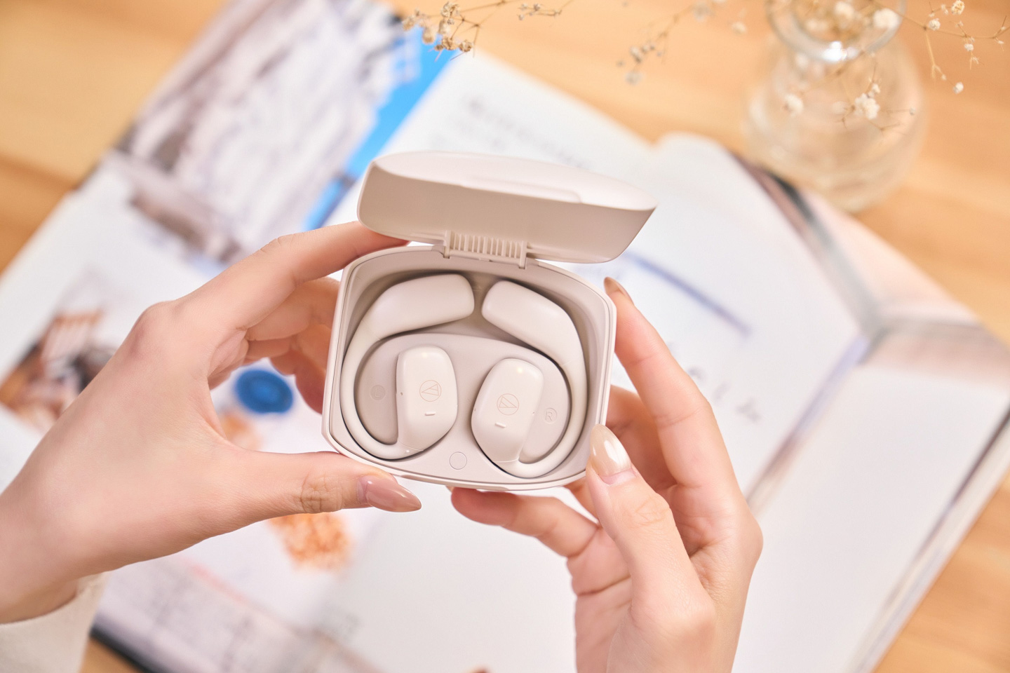 鐵三角 Audio-Technica ATH-AC5TW 評測：舒適度佳、聽感自然的高 CP 值開放式耳掛真無線耳機