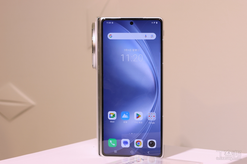 vivo X Fold5 超薄摺疊手機登台，預先登記加送螢幕意外保固