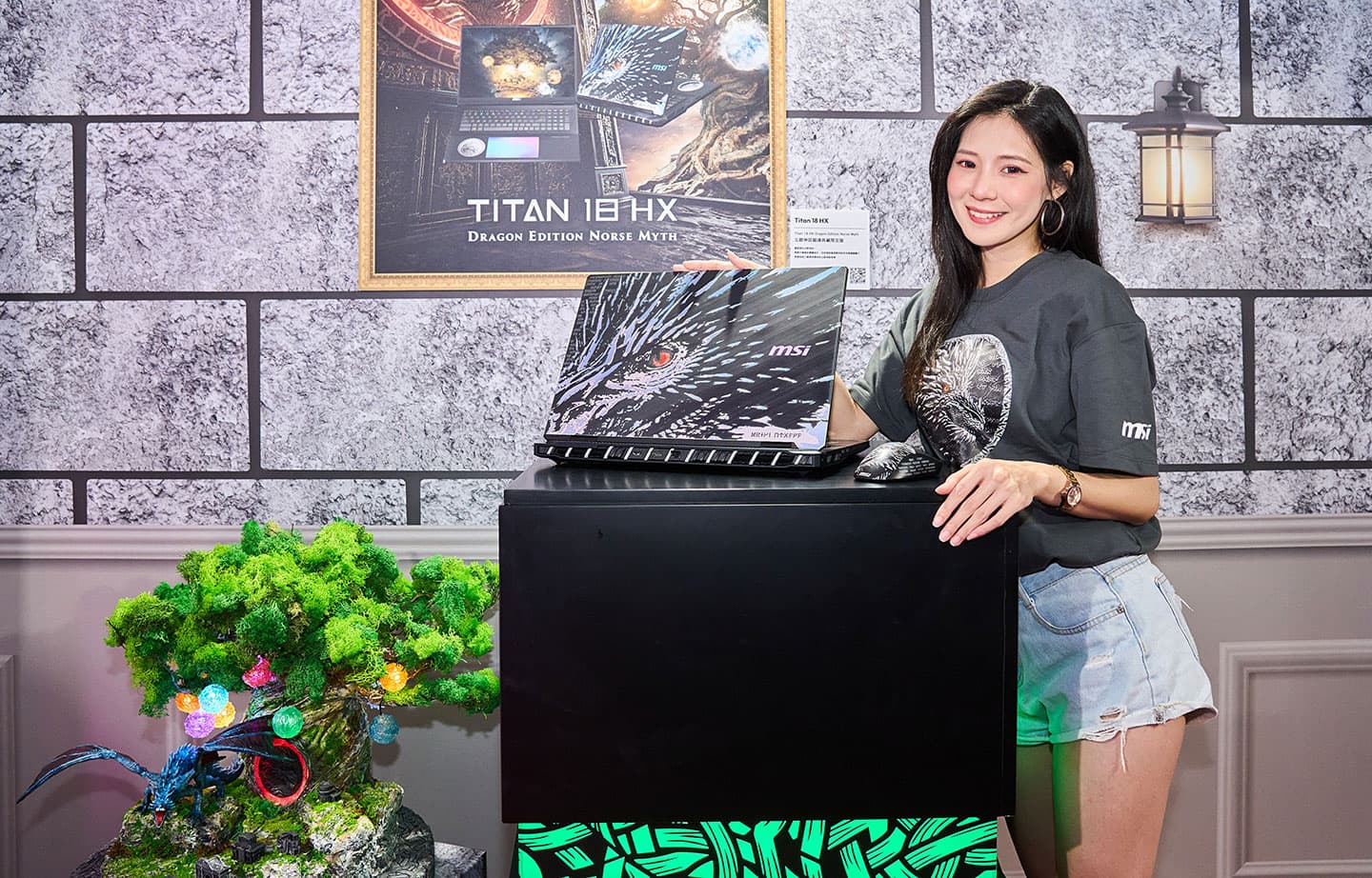 「龍魂博物館」的鎮館之寶就是這台 Titan 18 HX 北歐神話龍魂典藏限定版！除了機皇等級的規格，外觀更融合北歐神話元素與精湛的造機工藝！