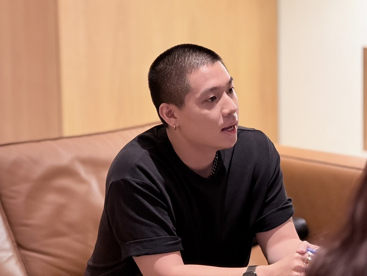 進藤喜彥說到，YouTube 吸引我的是它的自由，你可以用任何方式講故事、表達自我。
