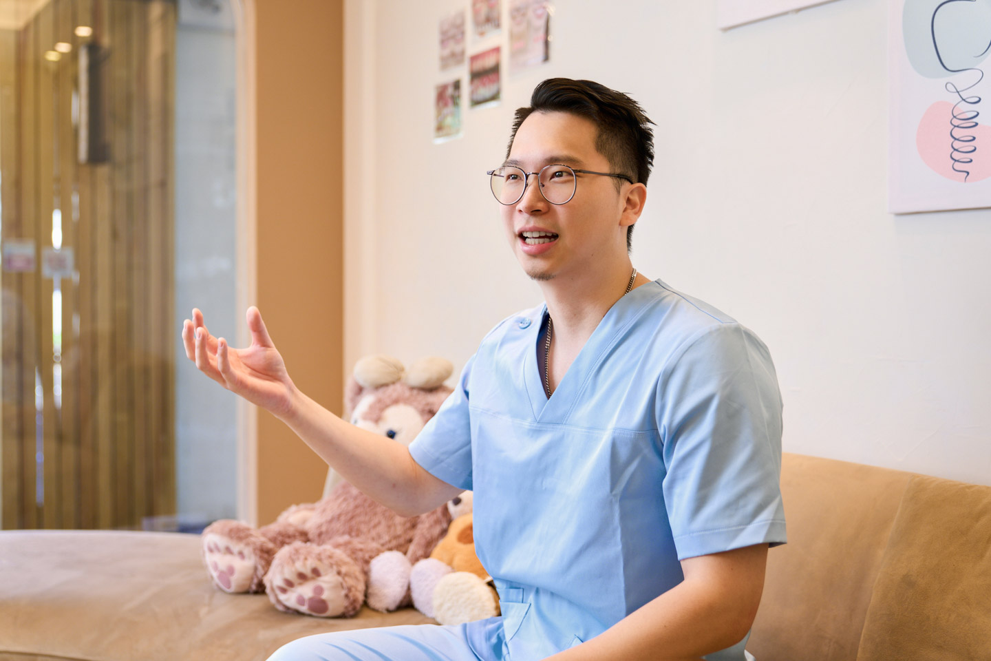 院長陳承恩強調：「我們的核心理念就是功能與美感並重，讓病人既能咬得好，也能笑得好。」