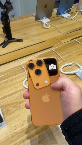 iPhone 17 沒驚喜？網友拍攝 iPhone 17 Pro 偽實測影片，「鏡頭模組翻轉」功能比真機還精彩