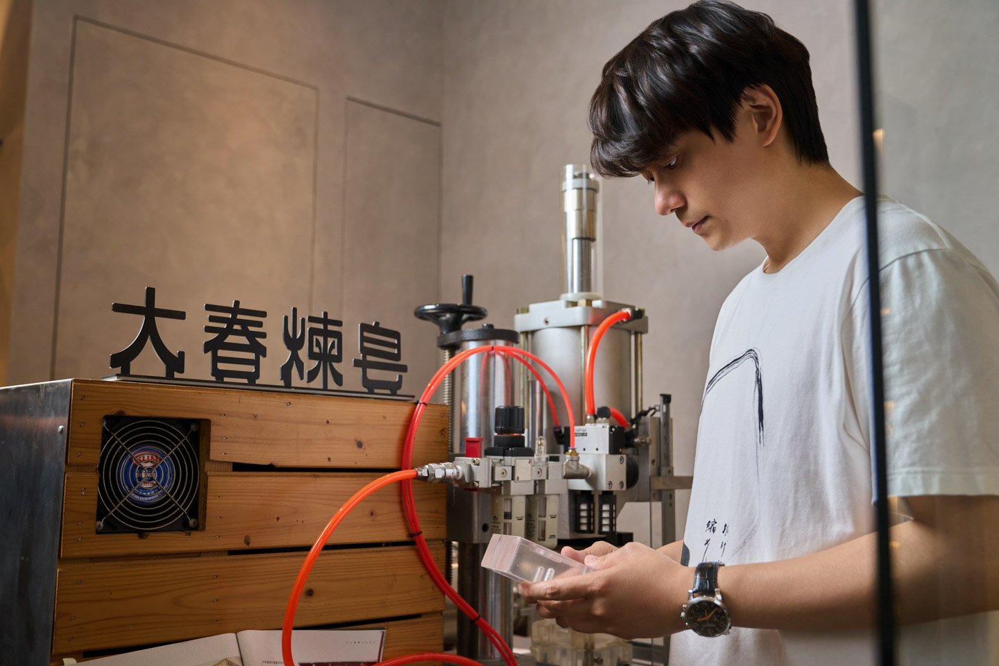 透過一系列的品牌再造，大春煉皂成功從傳統產業蛻變，轉型為深受年輕世代喜愛的文創品牌，不僅保留了百年工藝的底蘊，也展現出貼近現代生活與文化美學的全新面貌。