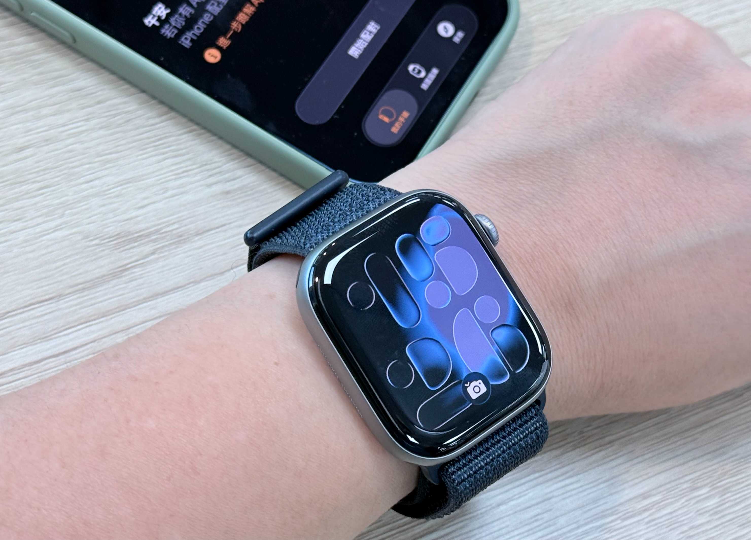 Apple Watch Series 11 評測：24 小時續航力、5G 網路、售價 12,900 元起，誰適合買？還是 Watch SE 3 更划算？