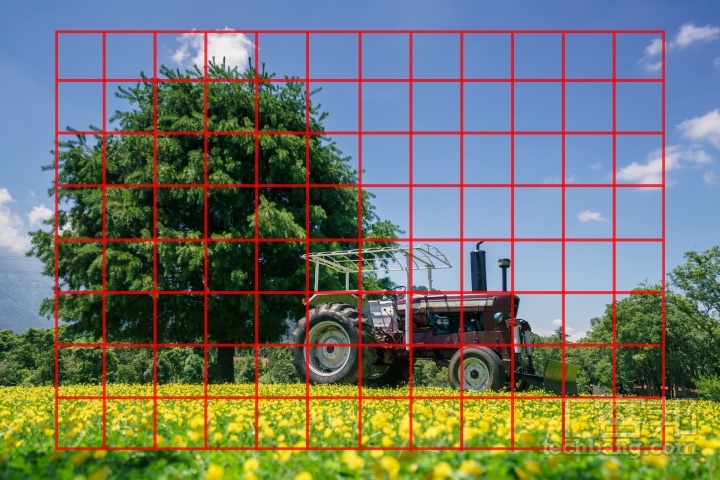 面對亮度充足、反差不大的環境，最適合使用權衡測光，很容易拍出曝光正確的影像。