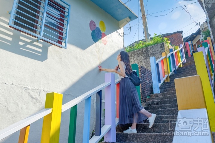 明亮或暗調的曝光策略，是表現影像情緒的重要手法之一，可以視想要強調的氛圍加以靈活運用。