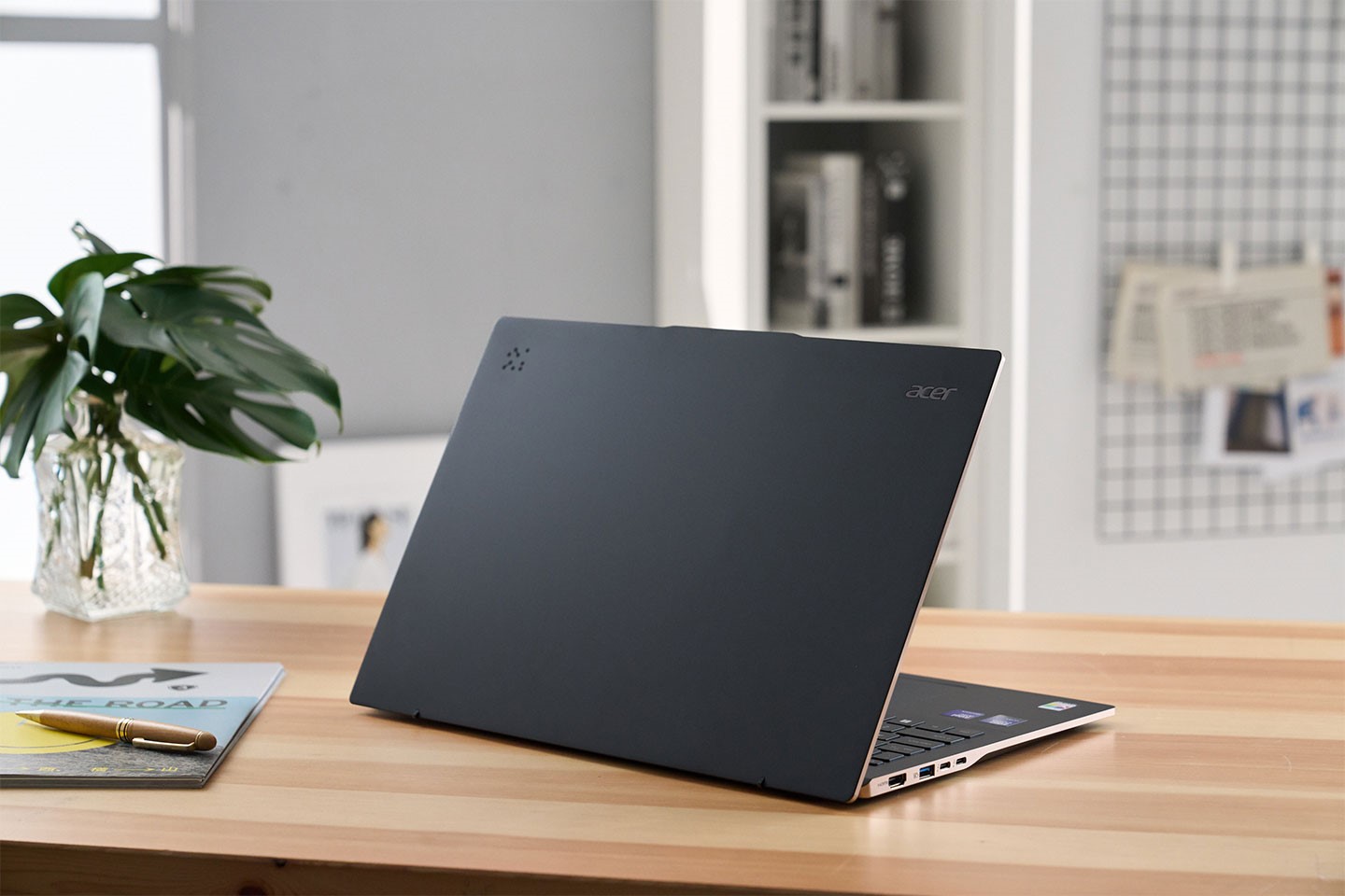 兼顧輕薄與高效 AI 效能的 Acer Swift 16 AI。