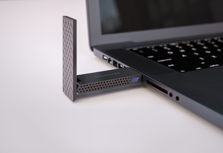 Nighthawk A9000 支援 Windows 11 系統，無需更換整台設備即可享受 WiFi 7 網速，為想要延長舊設備壽命、又追求更佳連線品質的使用者提供實用選擇。
