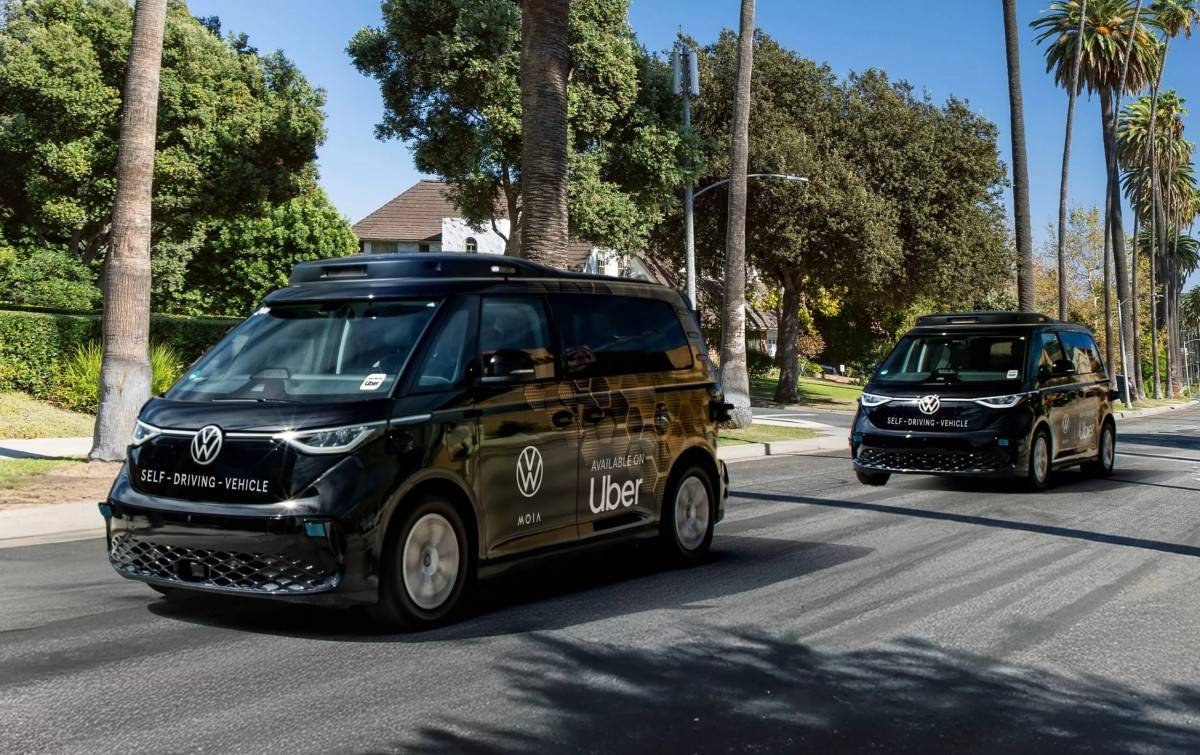 自動駕駛車輛在未來會越來越多,而新增了「白燈」,將可以讓路口的使用效率更高。