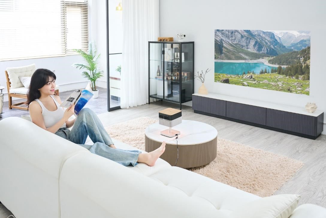 Epson 行動娛樂投影機 EF-61、EF-62、EF-72 評測：3 核心亮彩引擎加持，樹立移動劇院「聲光美色」新標準