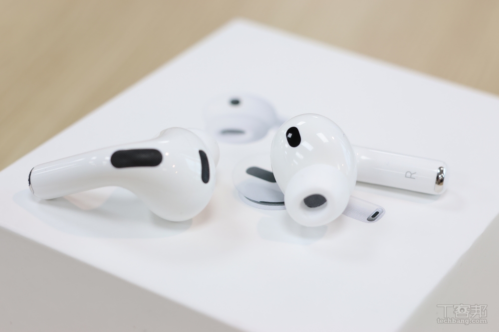 熟悉的白色身影，截然不同的聆聽體驗：AirPods Pro 3 動手玩